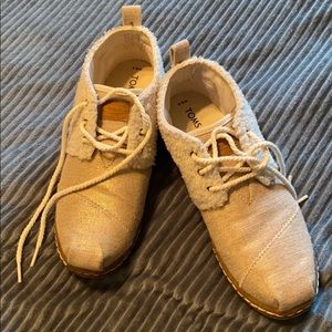 Toms shoes